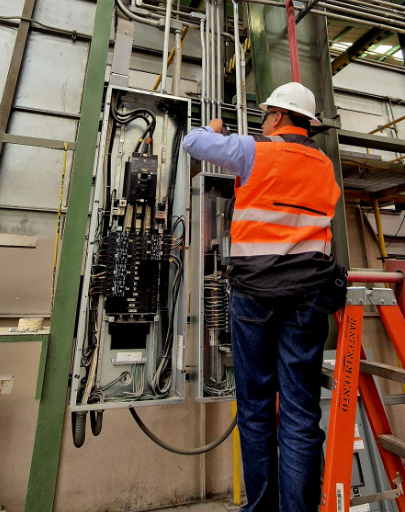 Seguridad En Sus Instalaciones Eléctricas Y Personal Capacitado.